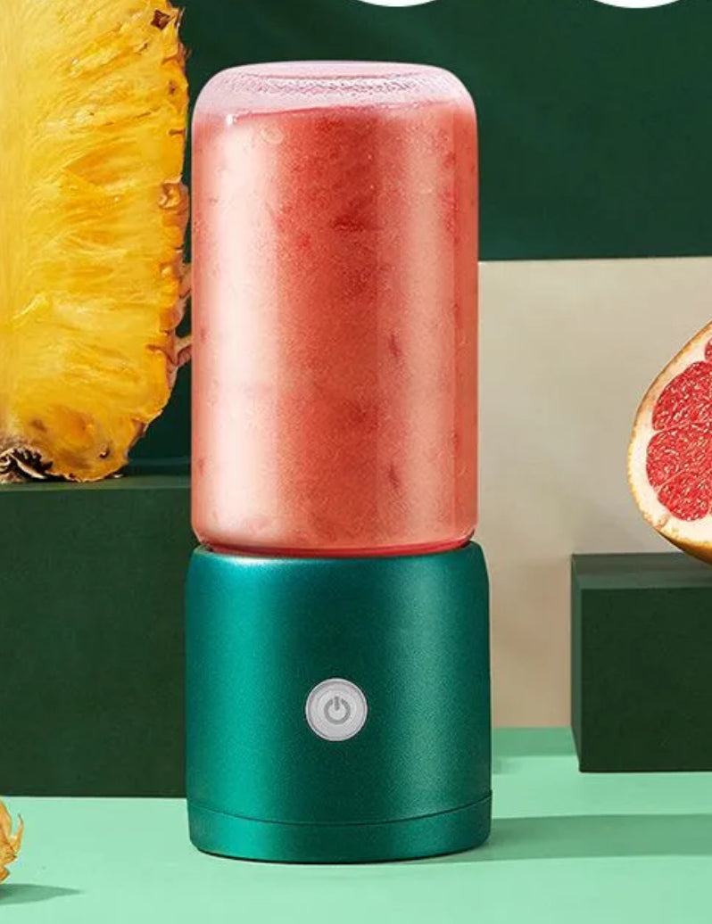 Mini Portable Juice Blender (Individual Blender for Gym Office Home Travel Pink)